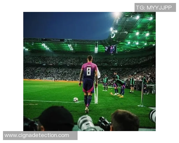 足球传奇之光：必看歌颂足球明星的经典电影推荐